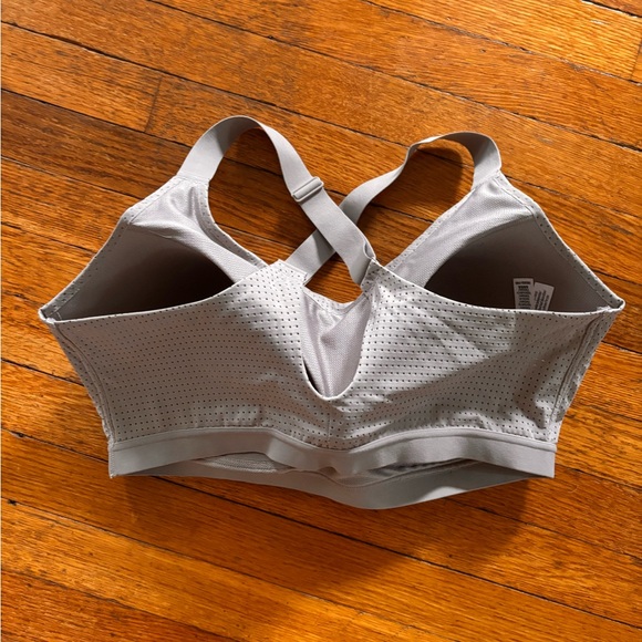 Victoria’s Secret high support sports bra size 38dd - Picture 2 of 3